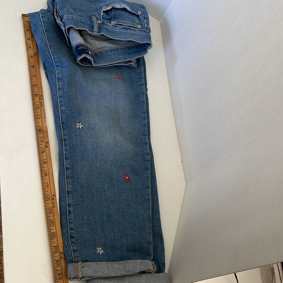 GAP DENIM Girlfriend Crop Spring Jeans Size 29 EMBROIDERED! - Picture 7 of 9